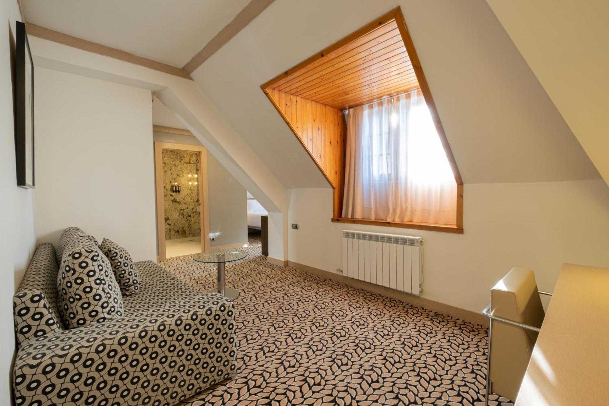 Eurostars Royal Tanau Hotel