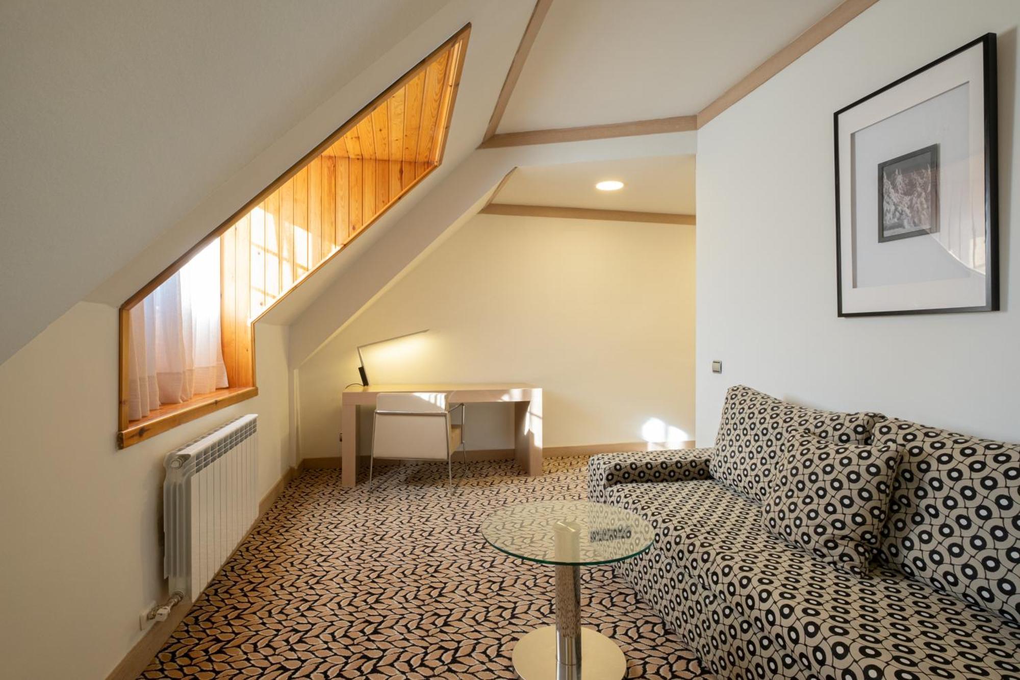 Eurostars Royal Tanau Hotel 5*